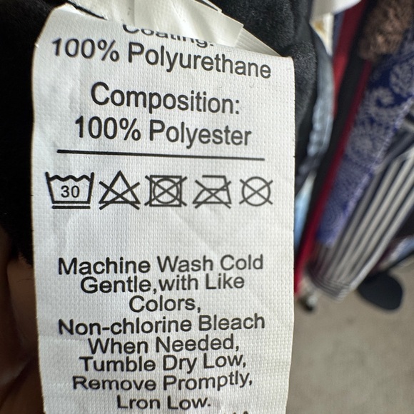 Faux leather ruched button front shirt. Size M - Picture 4 of 6